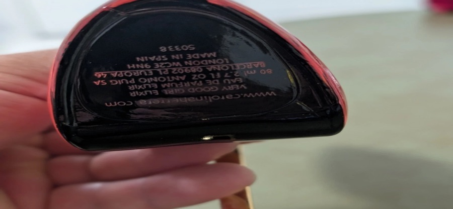 Where to find the code on Carolina Herrera packaging — 1. Original Carolina Herrera product package reference showing where to find the batch code for manufacture-date and expiration-date lookup.